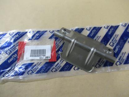 46806798 Plaat bevestiging achterbankstoelen