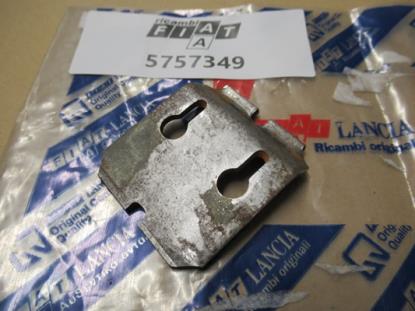 5757349 Portier scharnier plaatje voorzijde