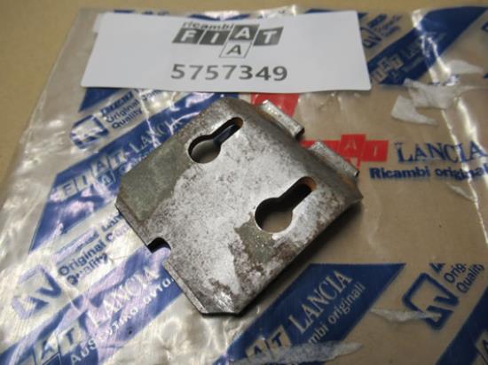 5757349 Portier scharnier plaatje voorzijde