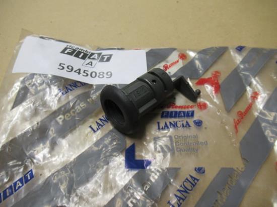 5945089 Slotcilinder rechts voorzijde