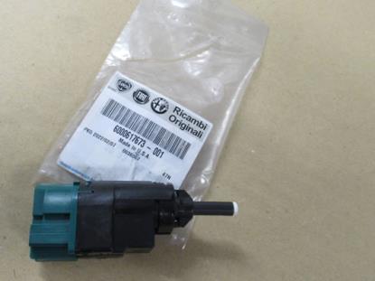 6000617673 Remlichtschakelaar