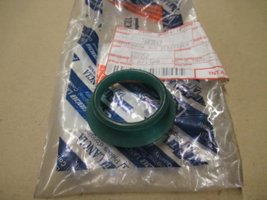 7603867 Rubber bus motorsteun