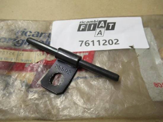 7611202 Scharnier achterbank