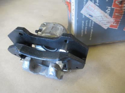 790405 Remklauw linksvoor
