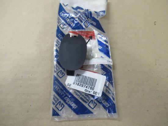 182974780 Plug achterbumper