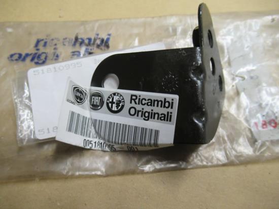 51810995 Carrosserie beugel linkerzijde