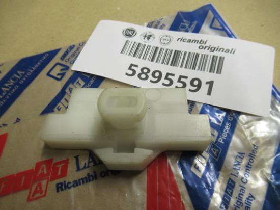 5895591 Raammechaniek plaat voorzijde