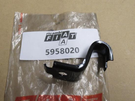 5958020 Beugel uitlaatpijp