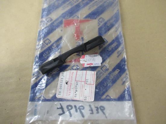 7616736 Glijstift stoelen voorzijde