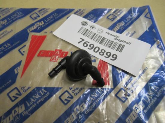 7690899 Aansluiting achterruitwisser