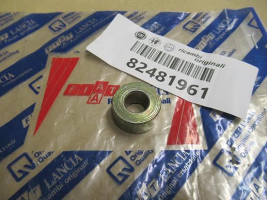 82481961 Afstandstuk vering voorzijde