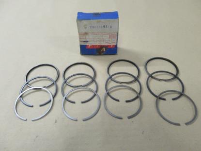 1900935 Zuigerveren set