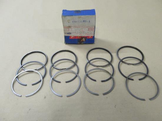 1900935 Zuigerveren set