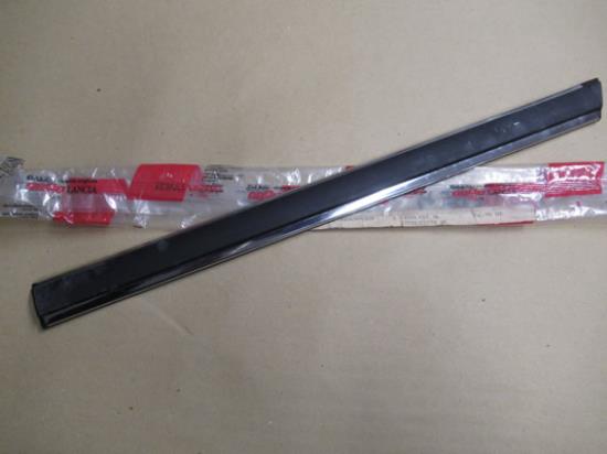 4395329 Sierlijst spatbord linksachter